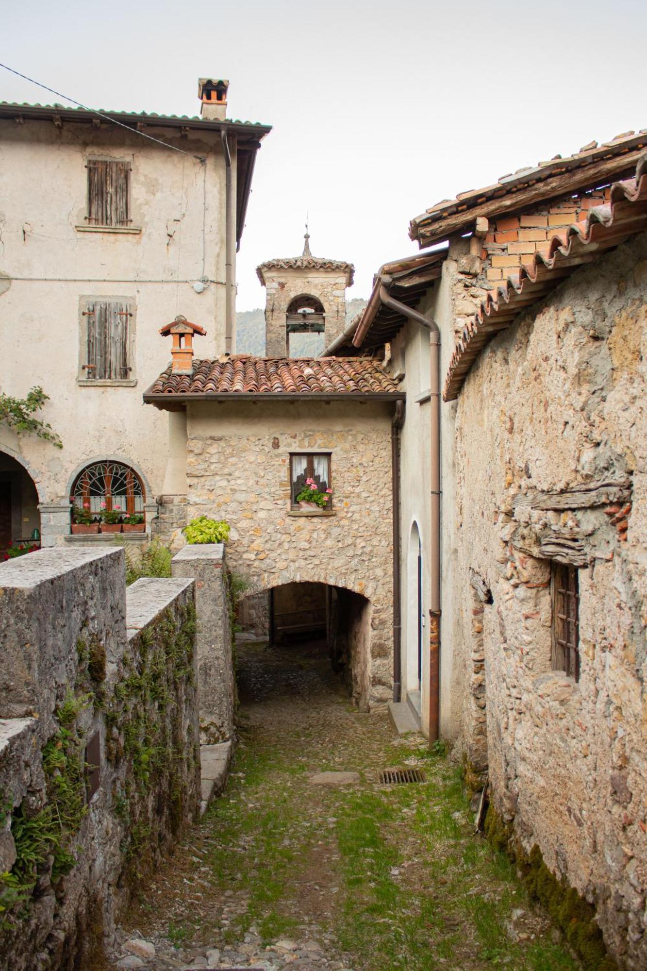 A Casa Di Gianni E Mari Bed & Breakfast Vestone Exterior photo