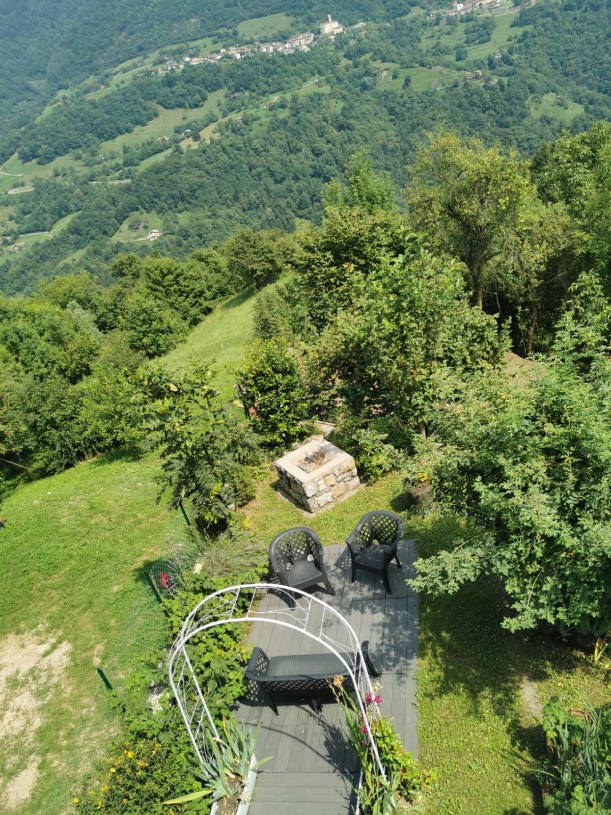 A Casa Di Gianni E Mari Bed & Breakfast Vestone Exterior photo